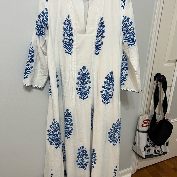 Indu dress - Picture 3 of 3